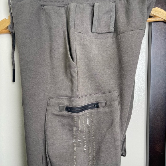 ASRV 0400. Core Division Cargo Zip Jogger - color Deep Taupe size xs men’s used - Picture 8 of 9